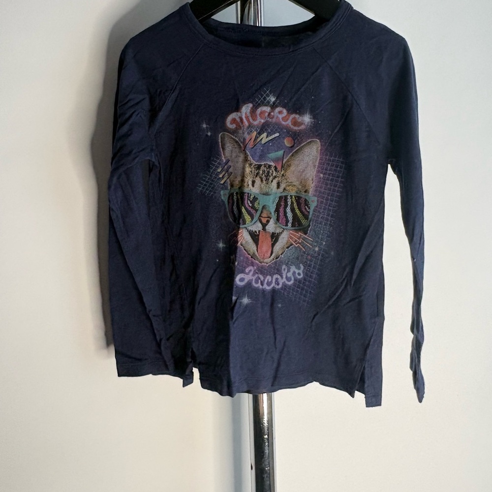 The Marc Jacobs Kids Long Sleeve Cat Graphic Tee – Navy, Size 2Y